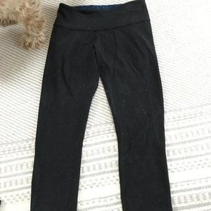Lululemon black cropped reversible leggings